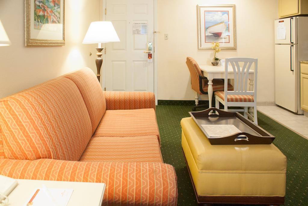 Hawthorn Suites By Wyndham Jacksonville Rom bilde